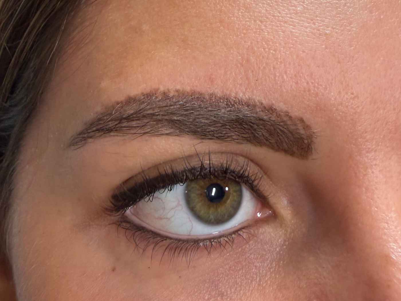 Trucco semipermanente sopracciglia realizzato da Cristina Razzi